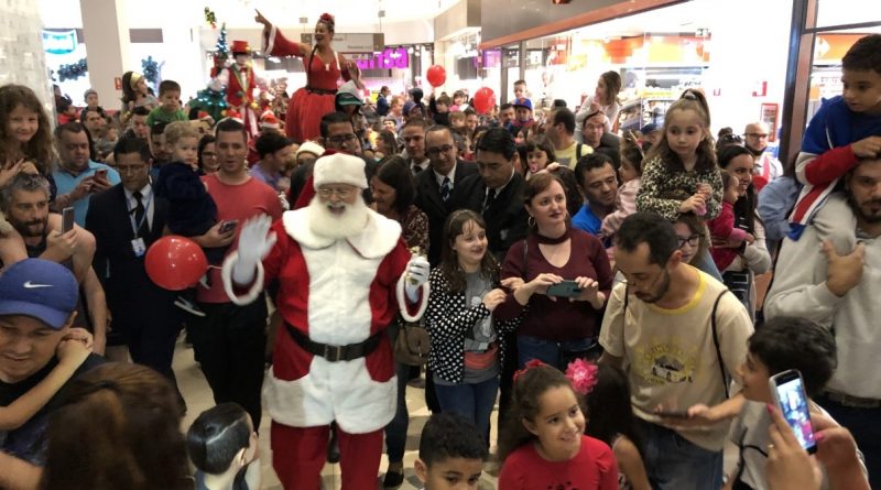 Festa de Chegada do Papai Noel abriu a temporada de Natal no Atrium Shopping