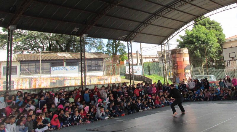 Companhia de Danças de Diadema leva projeto de dança a crianças de escolas públicas da cidade