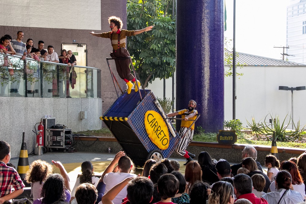 SESC Santo André recebe a premiada Trupe DuNavô