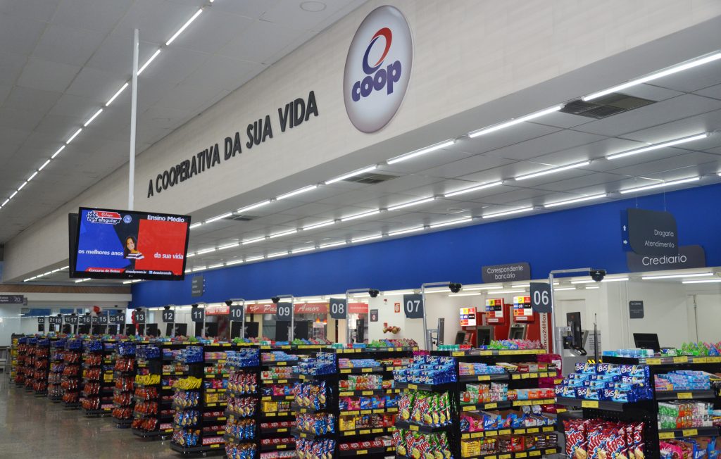 Cooperativa colabora com ação solidária do Super Vôlei