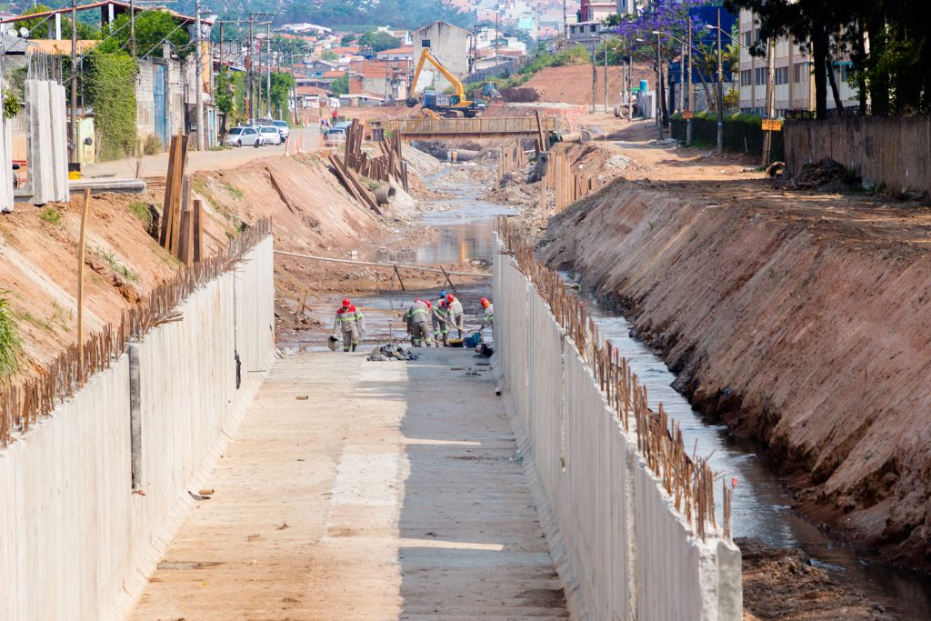 Semasa tira dúvidas da população sobre obras do Complexo Cassaquera
