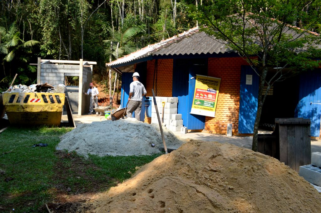 Semasa realiza mais uma etapa da revitalização do Parque do Pedroso