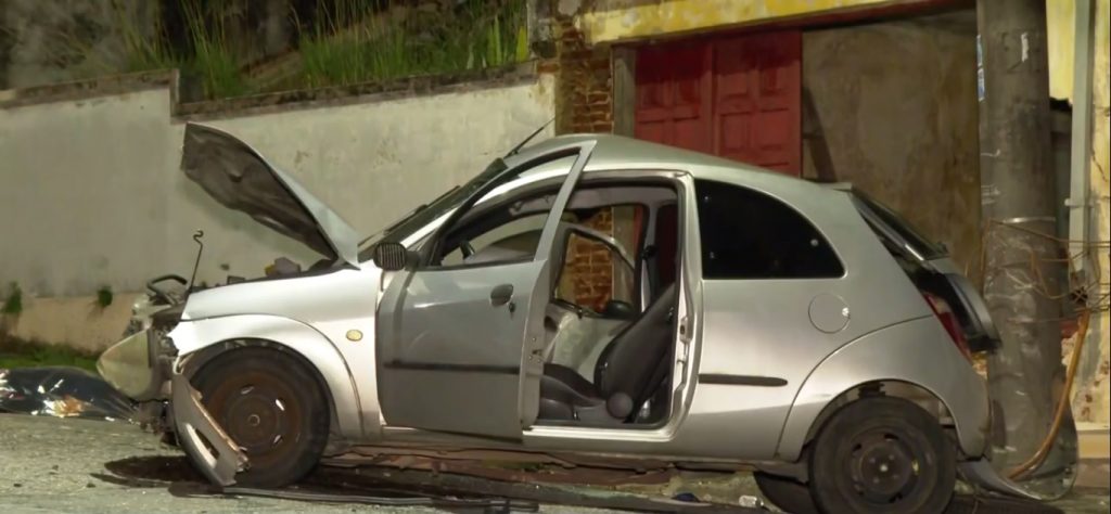 Colisão de veículo deixa duas pessoas mortas e uma ferida em Santo André