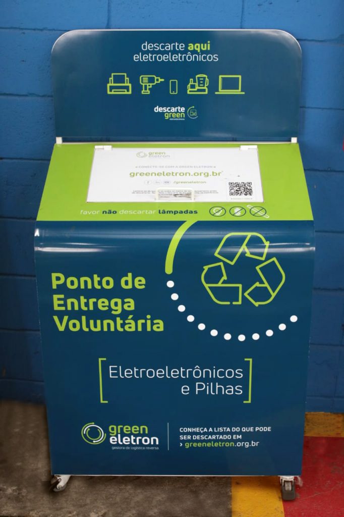 COOP implanta coletores para incentivar logística reversa de eletroeletrônicos