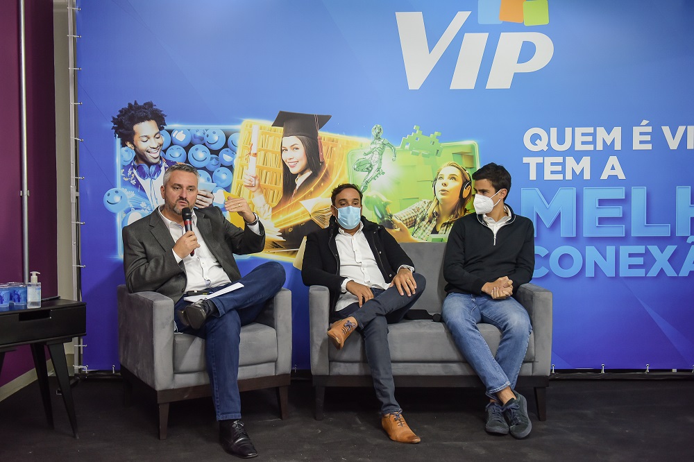 Empresa de telecomunicação faz investimentos em estrutura, geração de empregos e conexão de primeira qualidade