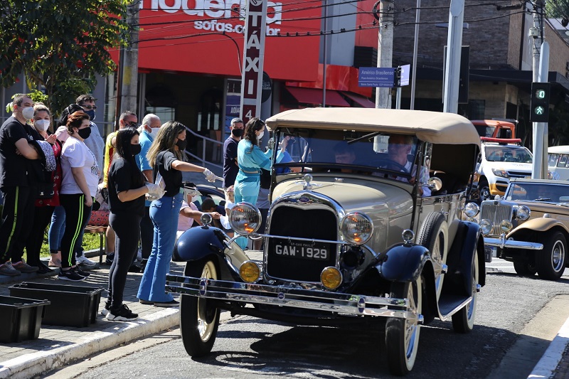 Passeio de Carros Antigos e atividades ao ar livre marcam retomada gradual e planejada de eventos com público em São Caetano