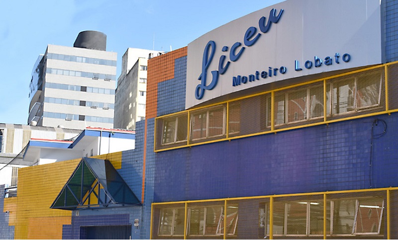 Colégio Singular e Liceu Monteiro Lobato promovem concursos de bolsas para cursos regulare