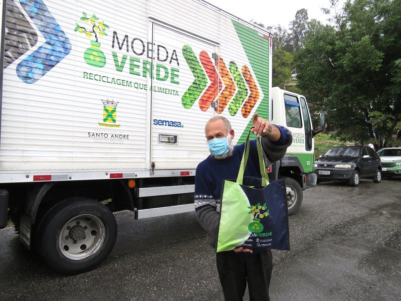 Chácara Baronesa é a 17ª comunidade a receber as trocas do programa Moeda Verde