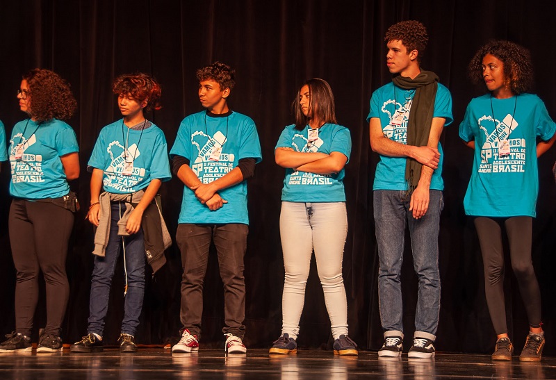 Festival de Teatro Adolescente "Vamos que Venimos Brasil" abre seleção para Produção Jovem do evento