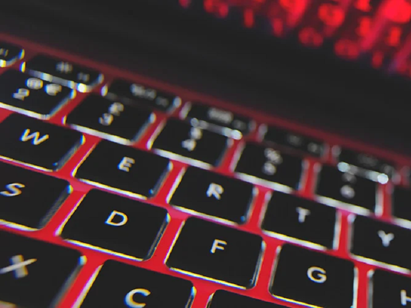 Tendência de trabalho remoto e a popularidade das criptomoedas serão exploradas em 2022 pelos cibercriminosos
