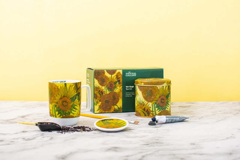 Obras de Van Gogh e Monet estampam linha de acessórios para chá