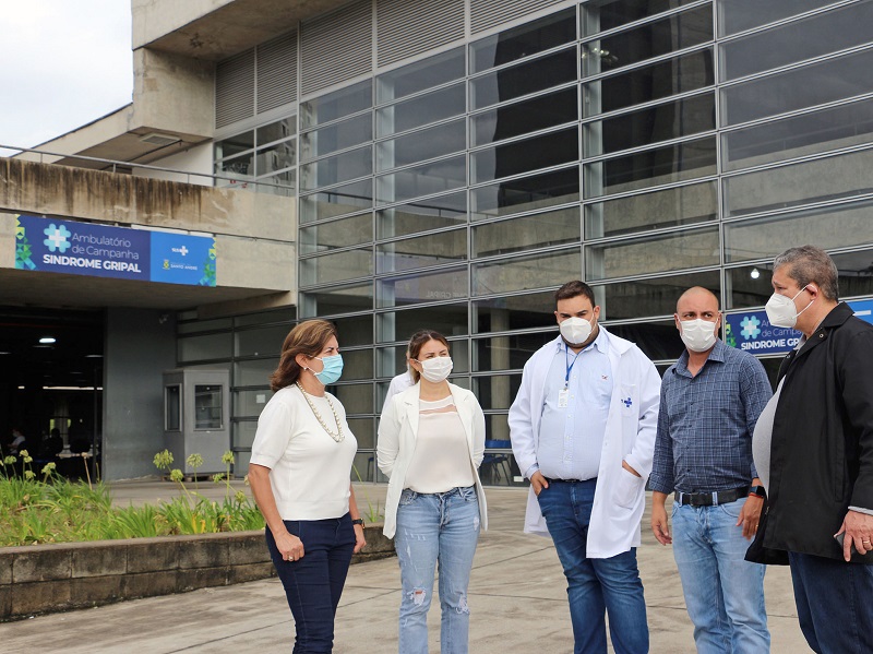 Dra. Regina Maura visita Ambulatório de Campanha da UFABC com secretário Márcio Chaves