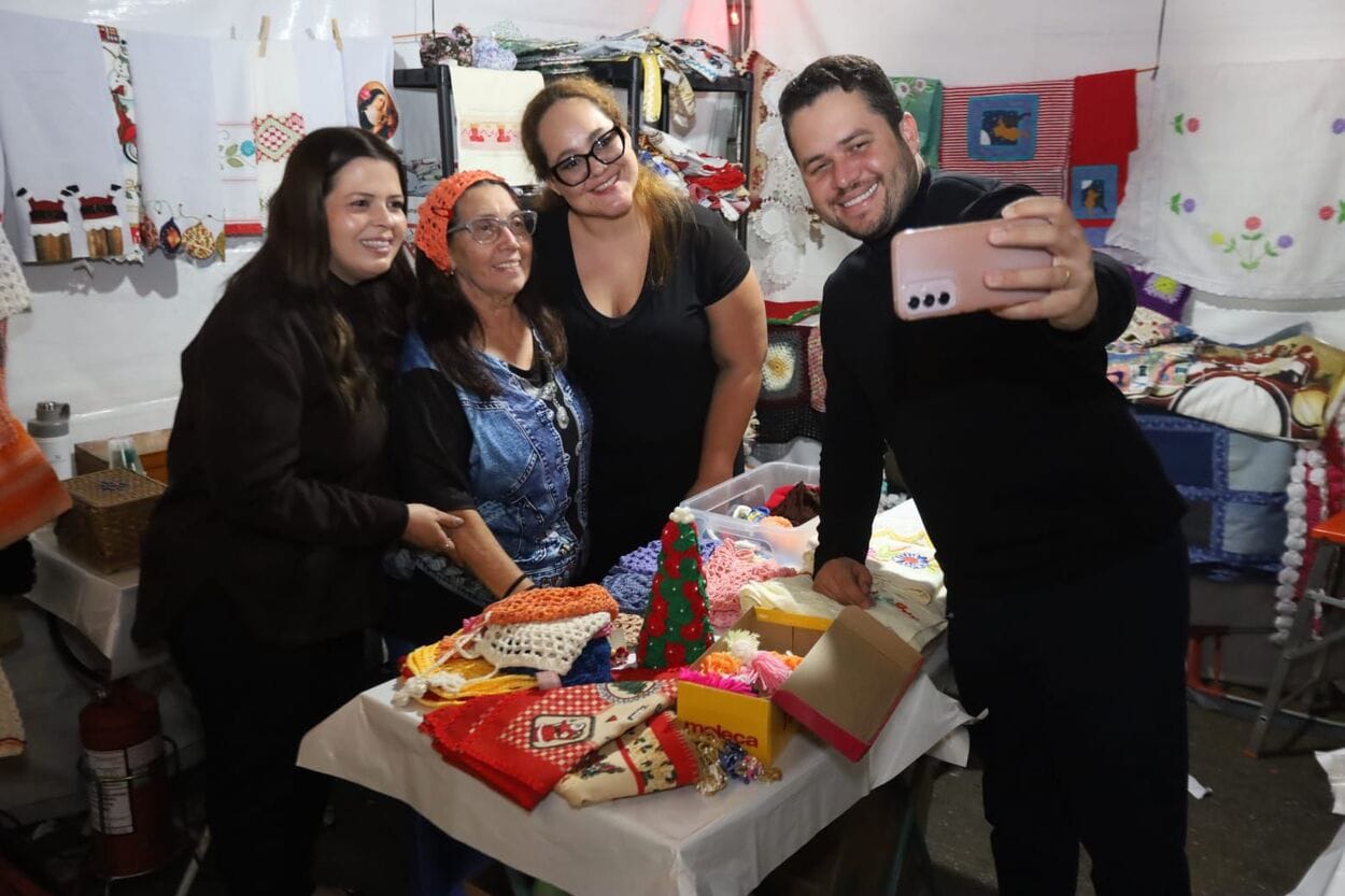 barracas presentes no evento também servem como fonte de renda para 59 entidades