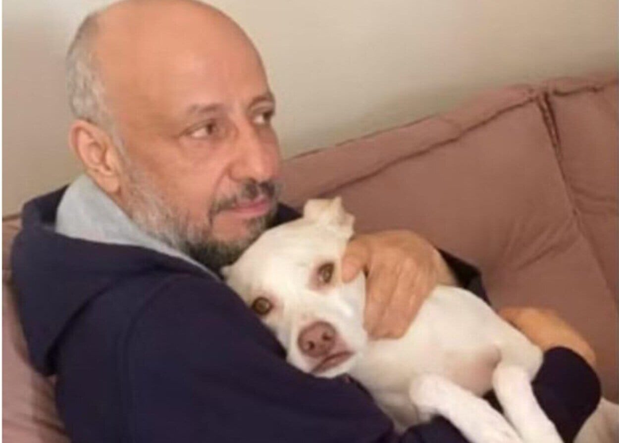 Cachorra de Ruy Ferraz espera ex-delegado na porta de casa 2 meses após execução. Foto: Reprodução