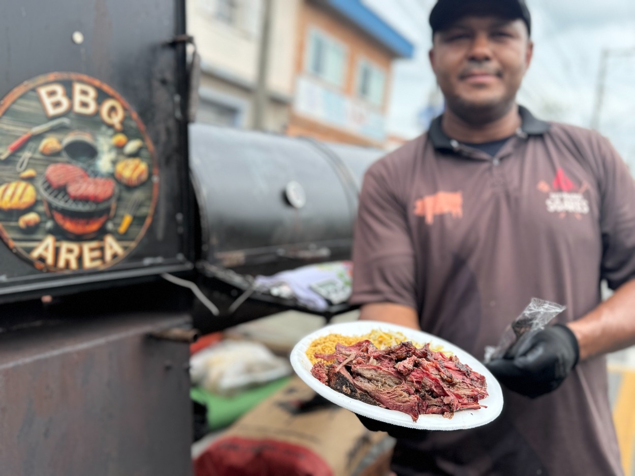 Comida de Rua estreia com grande público e movimenta Centro de Ribeirão Pires