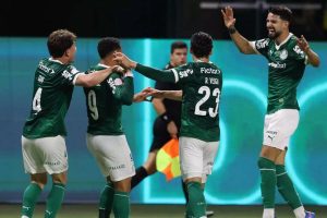 Palmeiras visita o Grêmio com foco na final da Libertadores