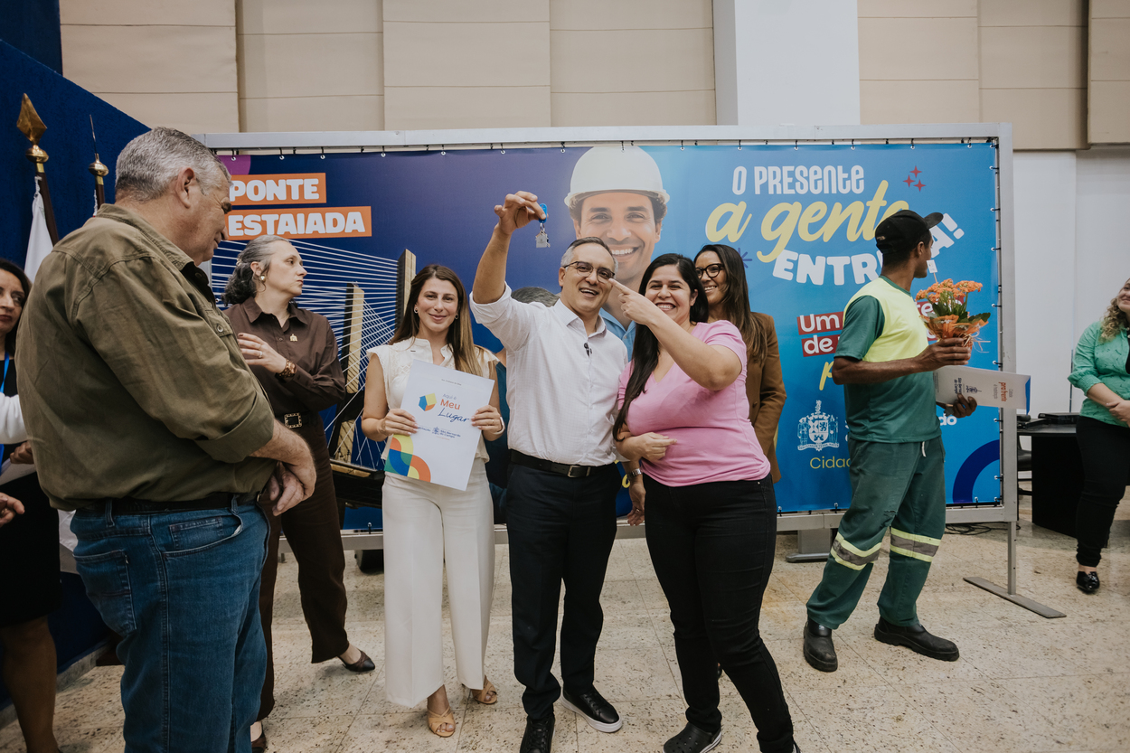 Prefeitura de São Bernardo entrega mais 11 chaves da casa própria pela Compra Assistida