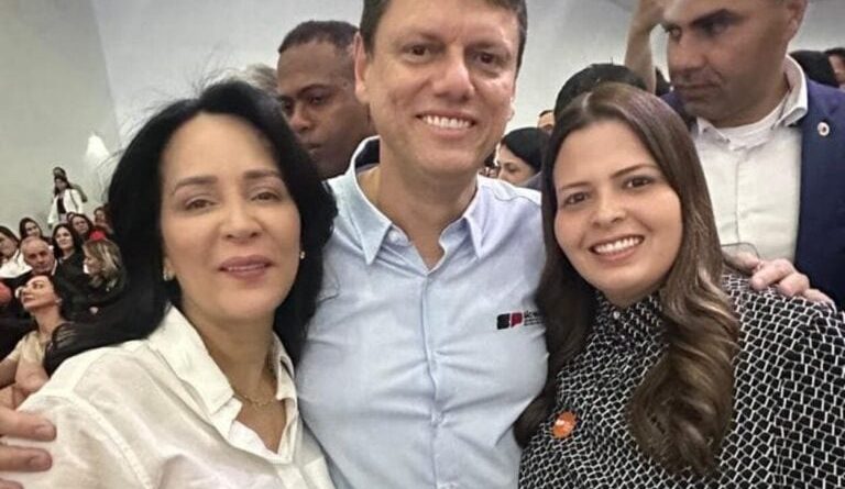 Primeira-dama de Sto.André Jessica Roberta participa de lançamento de programa social com Tarcísio