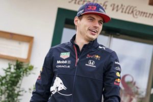 Verstappen vence o GP de Las Vegas e acirra disputa pelo título; Bortoleto abandona