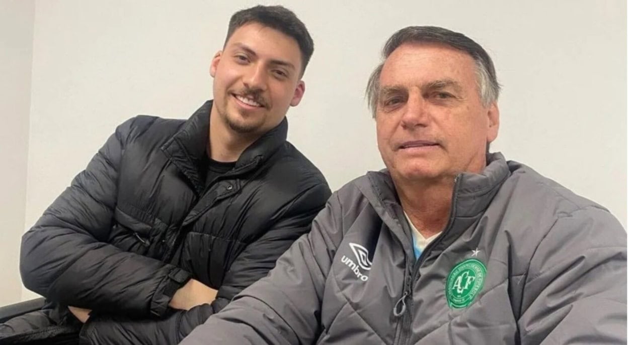 Bolsonaro passa por novo procedimento de urgência para conter soluços; filho  Renan relata tensão