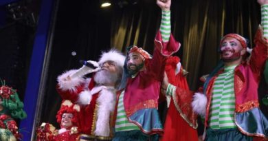 Chegada do Papai Noel e show musical à luz de velas marcam abertura do Paço Encantado em Santo André