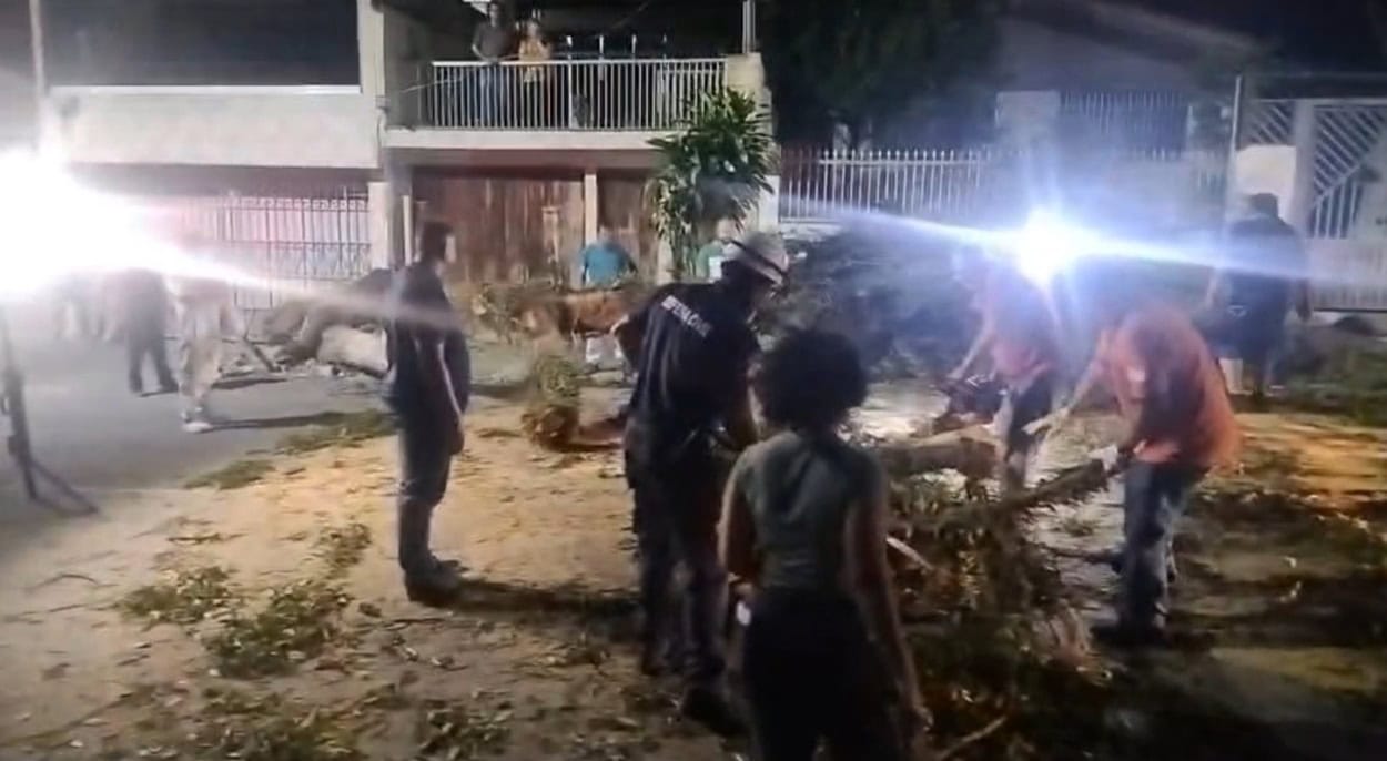 Diadema sofre com falta de energia: 26 mil residências continuam no escuro após fortes ventos