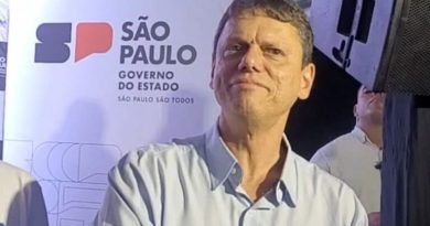 Em Diadema, moradores gritam para Tarcísio: “Presidente”