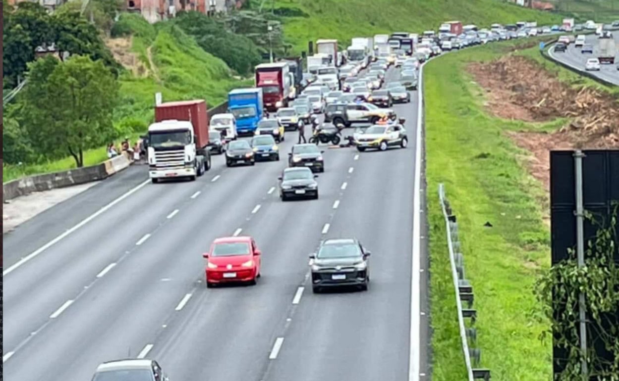 Em Diadema, pedestre perde a vida após atropelamento na Rodovia Imigrantes