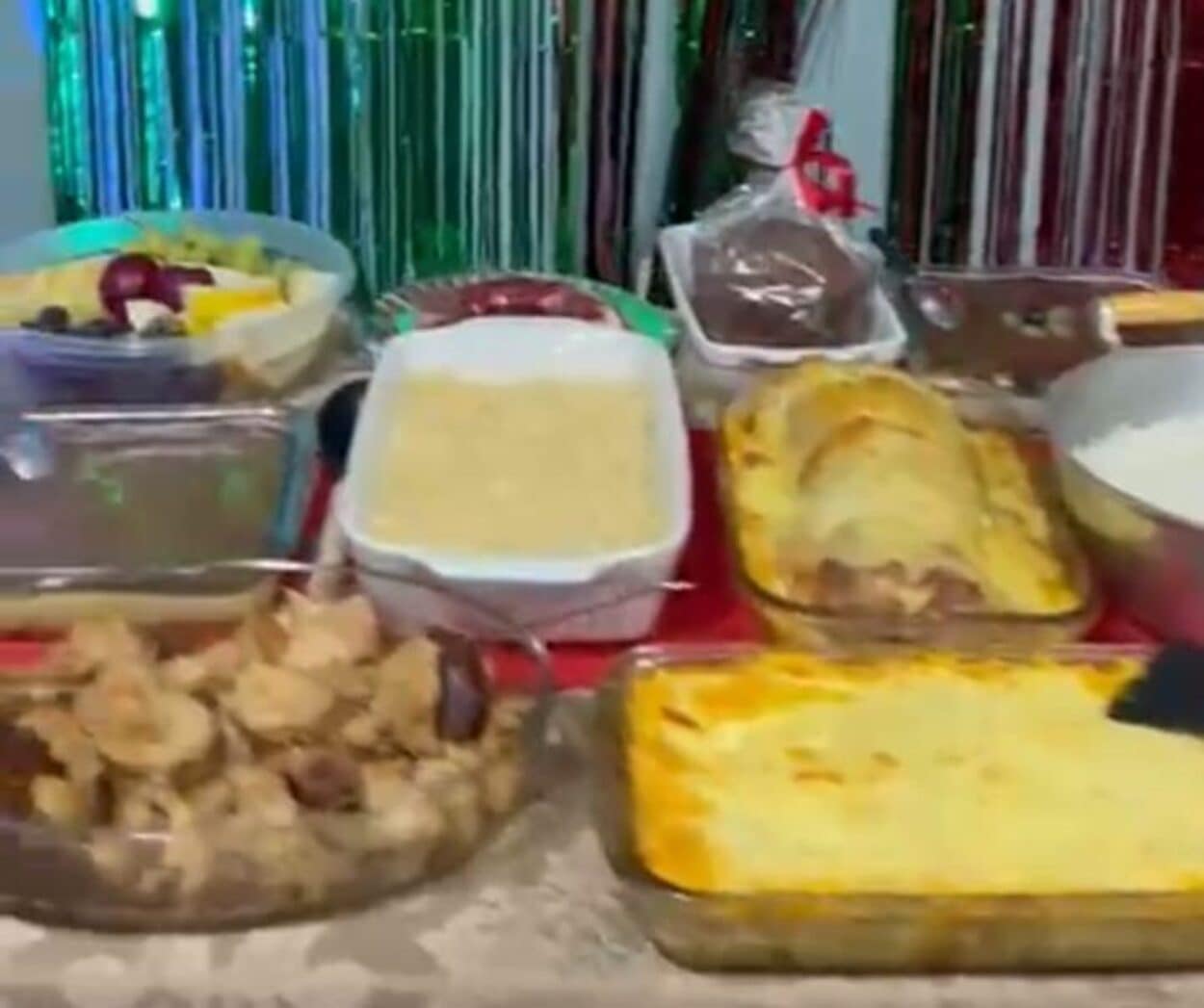 Natal de 'Cair o Queixo': Mesa de Ceia desaba durante gravação e viraliza em MG