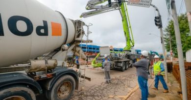 Obra da Ponte Ribeirão dos Couros interdita parte da Av. 31 de Março, em SBC e prefeito vistoria