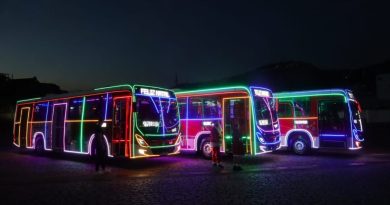 Ônibus natalinos trazem a magia de Natal para as ruas de Mauá
