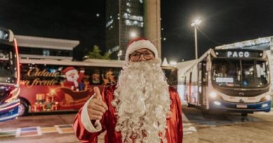 Ônibus temáticos levam população gratuitamente ao Natal Iluminado do Paço Municipal de São Bernardo