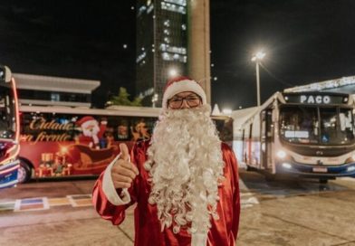 Ônibus temáticos levam população gratuitamente ao Natal Iluminado do Paço Municipal de São Bernardo