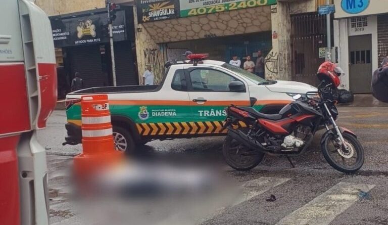 Passageira de moto de aplicativo morre atropelada por carreta em Diadema