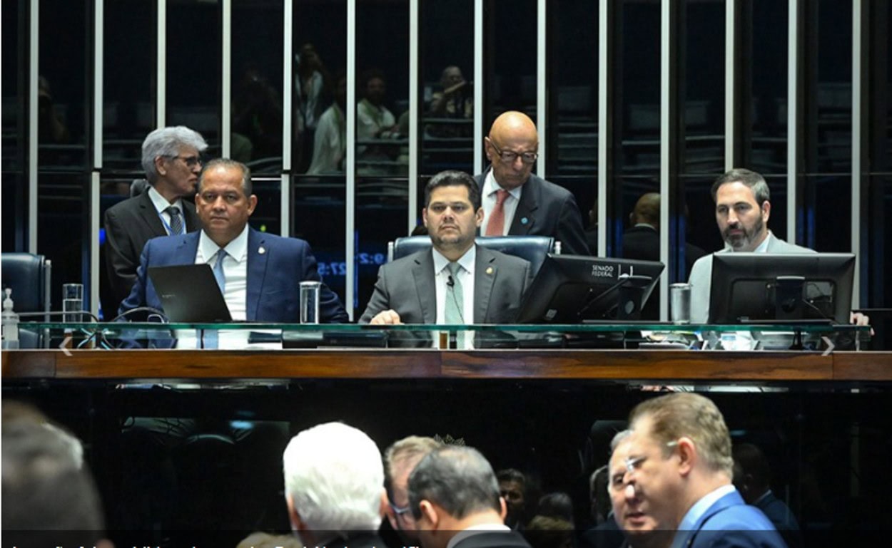 Senado aprova PL da Dosimetria, que reduz pena de Bolsonaro e aliados
