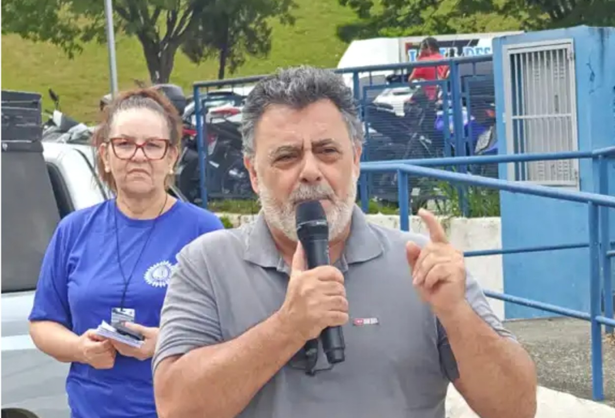 diretor executivo do Sindserv Carlos Tomaz destacou que a ausência de diálogo e de comprometimento do governo não afeta apenas os trabalhadores, mas toda a cidade.