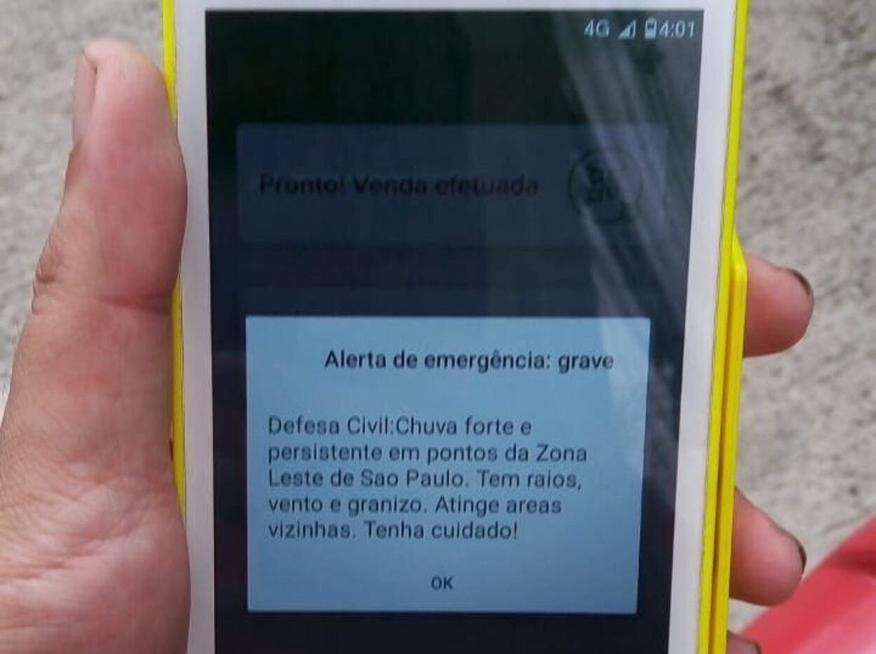 Alerta de temporal surpreende morador de São Bernardo ao ser emitido por máquina de cartão