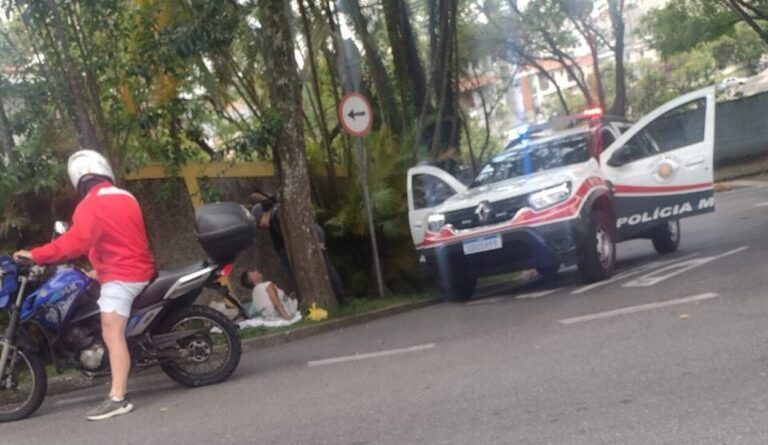 Casal é flagrado em ato íntimo em calçada na Vila Euclides; PM é acionada