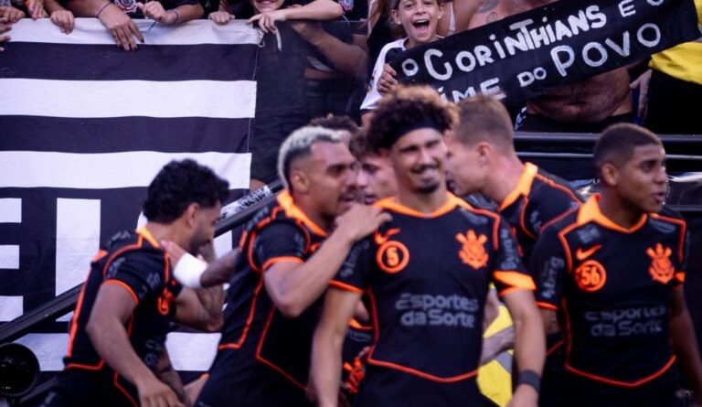 Corinthians: Dorival enxerga Paulistão como traiçoeiro e fala em rebaixamento