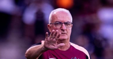 Corinthians encerra caso Alisson, diz Dorival após derrota