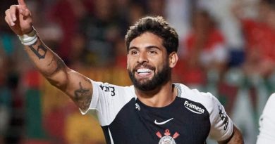 Corinthians vence com gol tardio de Yuri e alcança 4º lugar