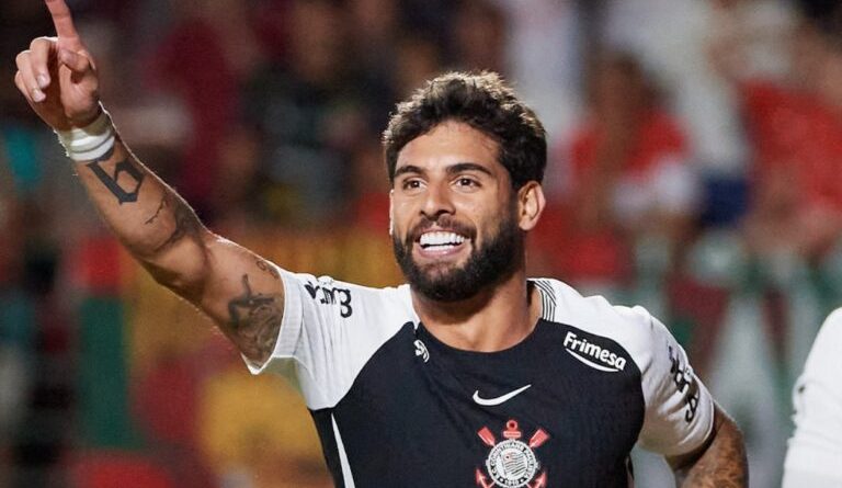 Corinthians vence com gol tardio de Yuri e alcança 4º lugar