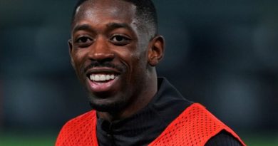 Dembélé bate o pé e quer R$ 370 milhões em salários