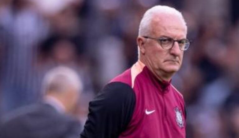 Dorival exalta recuperação, mas reclama de sequência de jogos