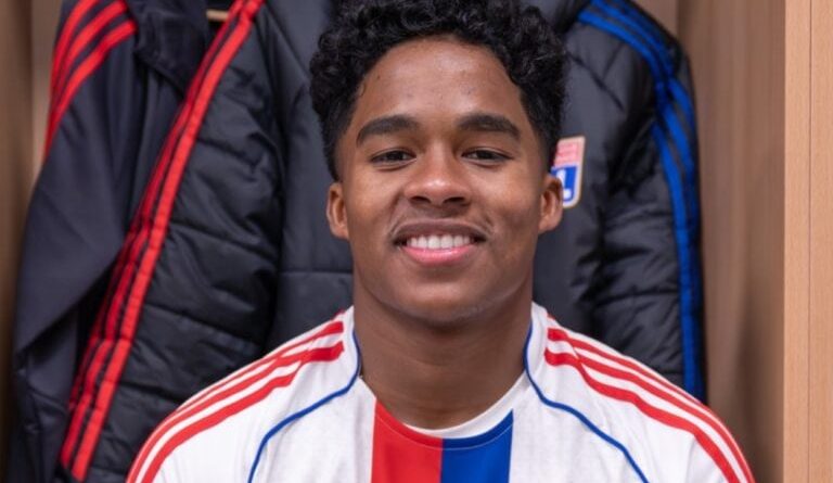 Endrick brilha em domingo decisivo na estreia pelo Lyon