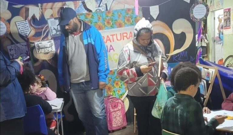 Literatura na Praça promove leitura e doação de livros no Céu das Artes