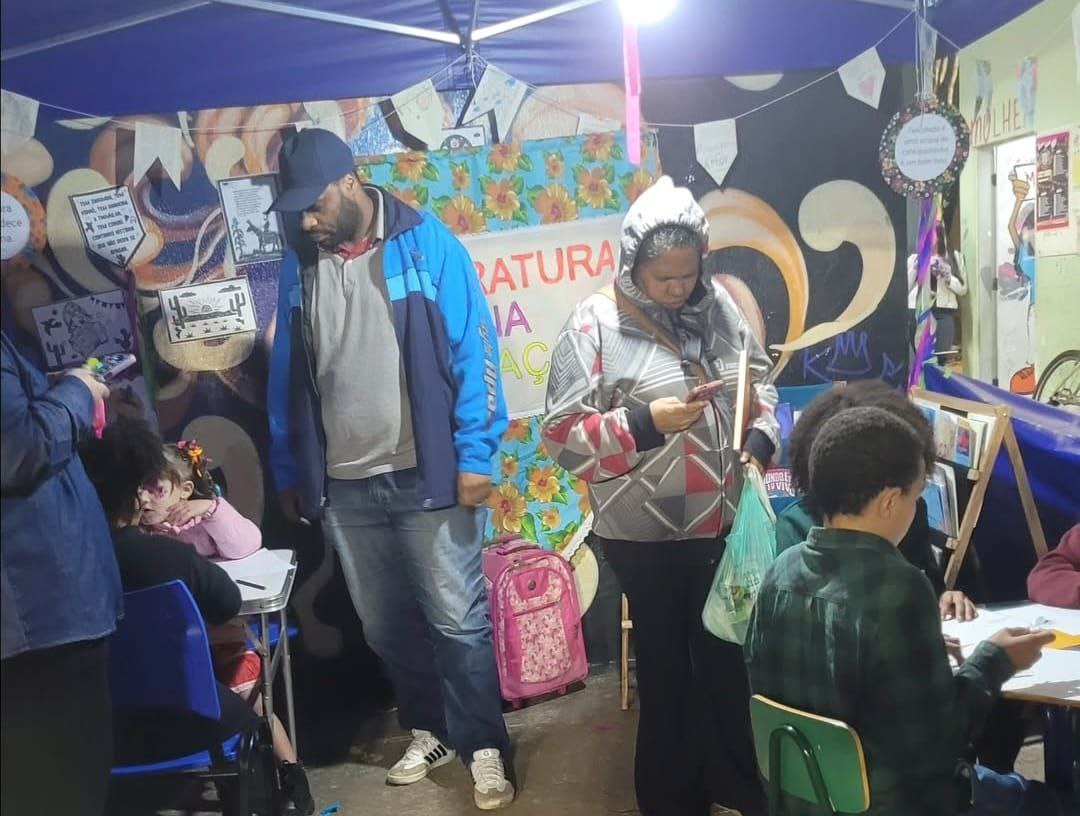 Literatura na Praça promove leitura e doação de livros no Céu das Artes