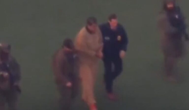 Maduro é levado a tribunal em NY sob forte esquema de segurança após extradição histórica