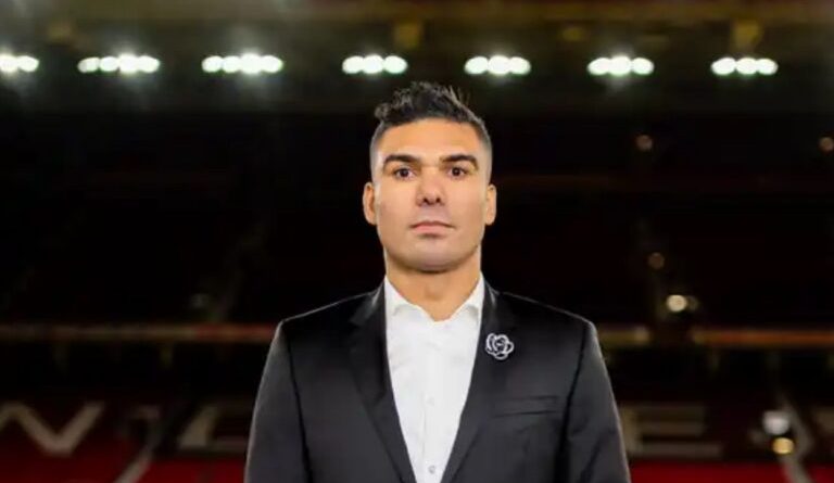 Manchester United anuncia que Casemiro irá sair do clube