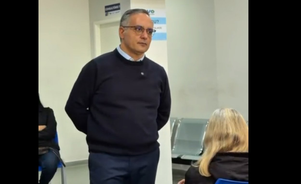 Marcelo Lima faz visita surpresa à Clínica da Visão e anuncia ampliação de cirurgias de catarata